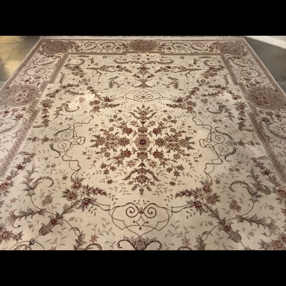 Malek Khorshid Persian hand-woven carpet, Isfahan, antique wool and silk